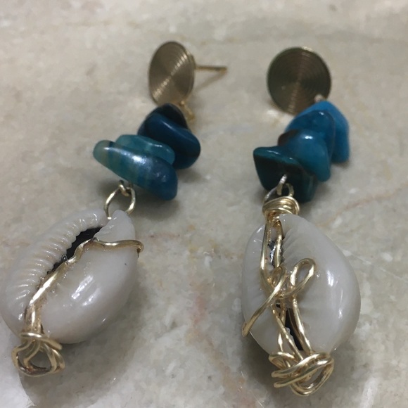 ❤️ Shell Earring - Picture 3 of 3